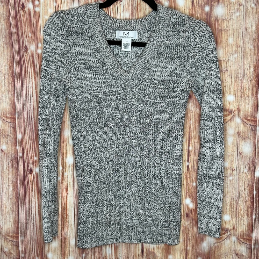Magaschoni Marled Black & White V Neck Sweater. Size XS Long Sleeve Super Soft